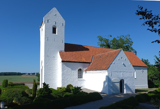 Karlby Kirke