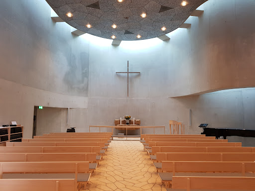 Trekroner Kirke, Himmelev Sogn