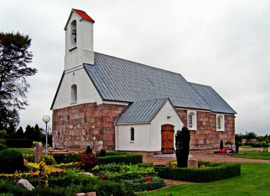 Thorsted Kirke 1 Thorsted Kirke - Smuk gammel landsbykirke i Danmark