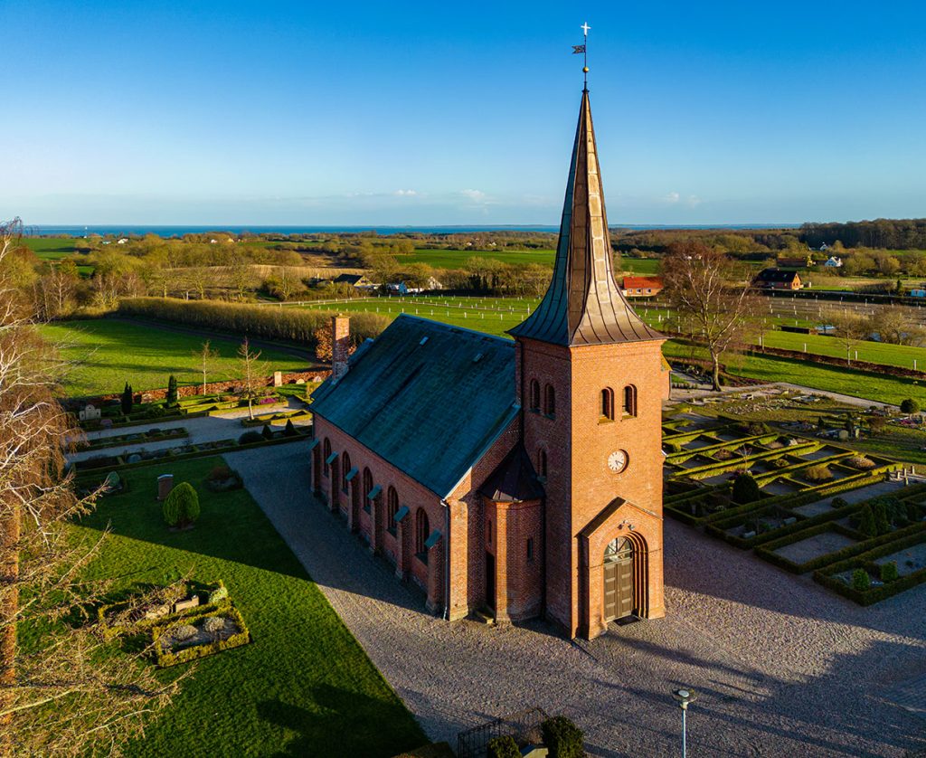 Tårup Kirke 1 Tårup Kirke - Smuk gammel landsbykirke på Sydsjælland