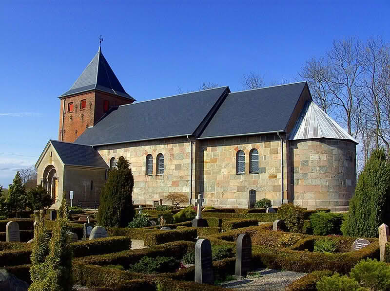Taps Kirke 1 Taps Kirke - Smuk Kirke i Det Sjællandske Landlevnet