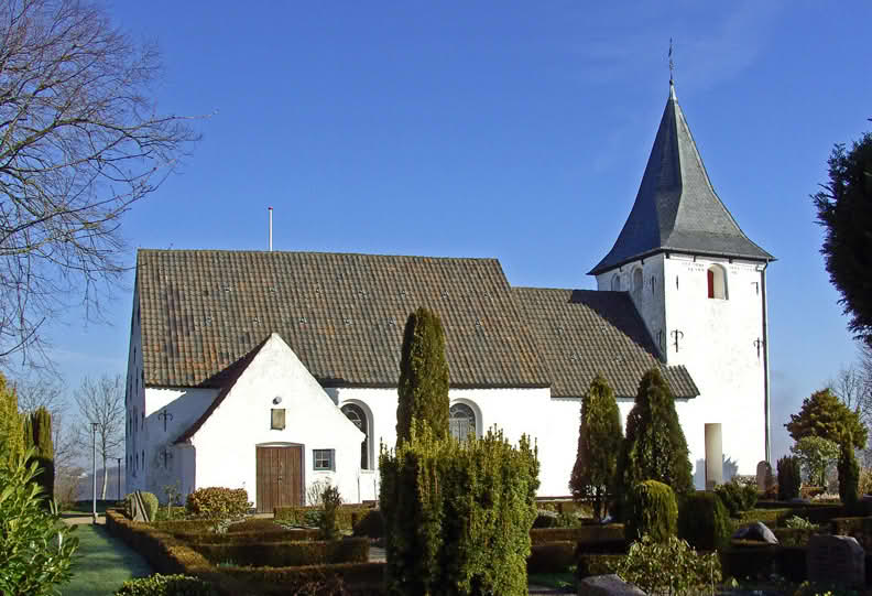Hjerndrup Kirke 1 Hjerndrup Kirke - Smuk gammel kirke i Danmark med historisk charme