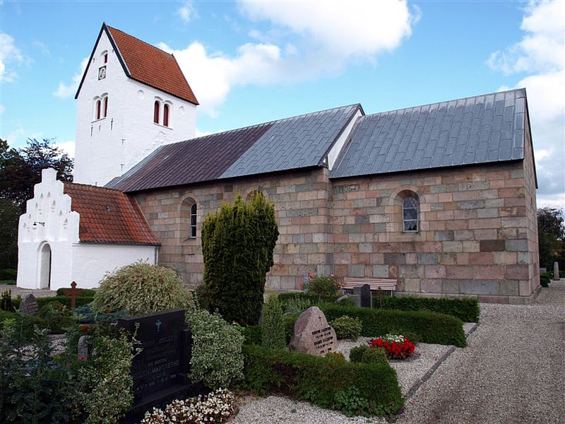 Rødding Kirke 1 Rødding Kirke - Smuk gammel kirke i Sydjylland med historisk charme
