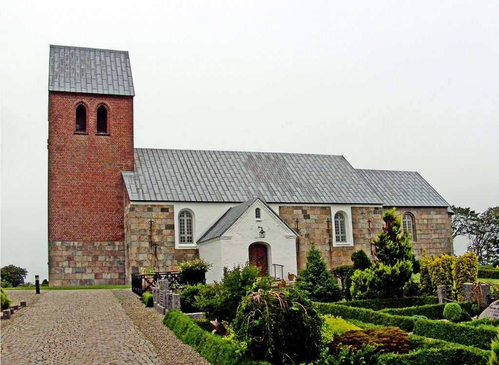 Bedsted Kirke - Smuk Kirke i Danmark med Historisk Skønhed og Fredfyldt Atmosfære