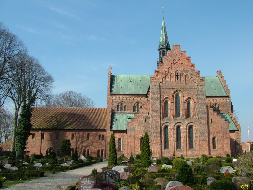 Løgumkloster: Skøn Bysceneri og Historiske Bygninger i Danmark