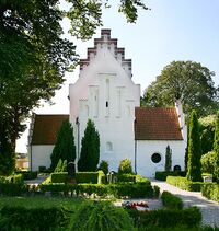 Lille Heddinge pastorat 1 Lille Heddinge Pastorat – Gård med Historie og Natur i Smuk Beliggenhed