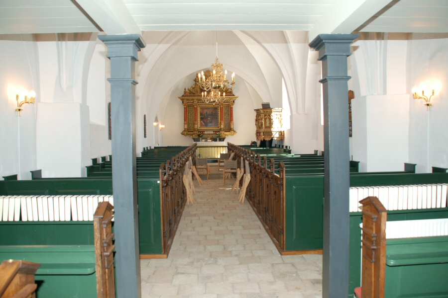 Hellested Kirke 1 Hellested Kirke - Smuk kirke på Sjælland med historisk charme