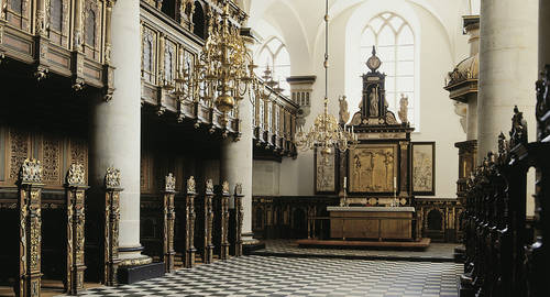 Kronborg Slotskirke 1 Kronborg Slotskirke - Historisk Kirke ved Helsingør med Slotssilhuet
