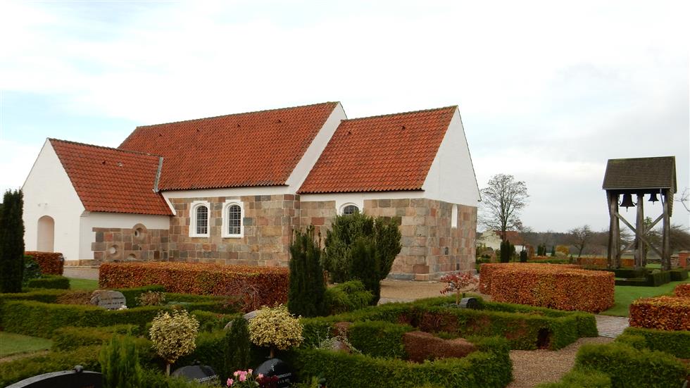 Funder Kirke 1 Funder Kirke - Smuk gammel landsbykirke i Danmark