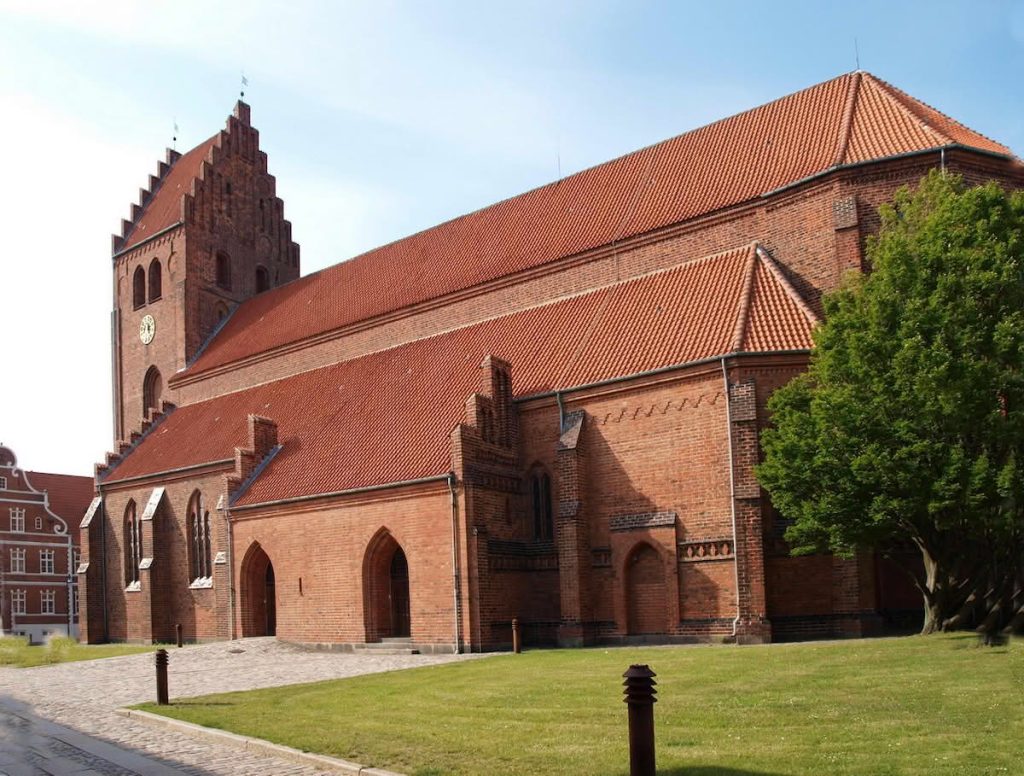 Sct Peders Kirke i Næstved – Smuk Kirkearkitektur og Historie