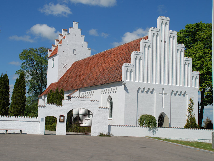 Marvede Kirke 1 Marvede Kirke - Skøn gammel kirke i Danmark