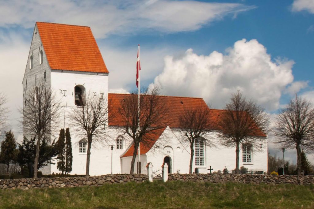 Egeskov Kirke 1 Egeskov Kirke - Smuk Kirke på Fyn med Historie og Arkitektur
