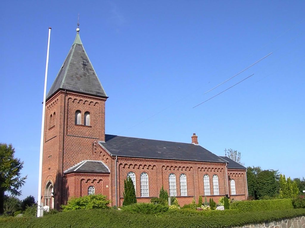 Erritsø Kirke 1 Erritsø Kirke - Smuk Kirke i Syddanmark med Historie og Fredfyldt Atmosfære