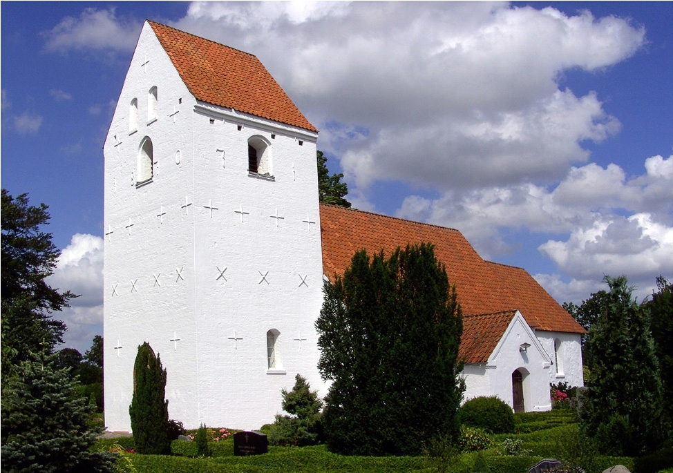 Bredstrup Kirke 1 Bredstrup Kirke - Smuk Kirke i Midtjylland med Historie og Arkitektur