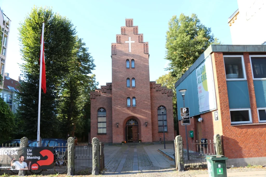 Kristuskirken 1 Kristuskirken - Smuk Kirke i Danmark med Arkitektonisk Skønhed