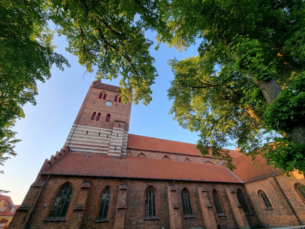 Køge Kirkegårdskontor – Information og Service vedrørende Begravelse og Gravpladser
