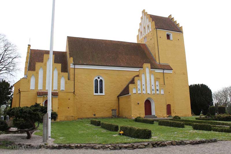 Tjæreby kirke 1 Tjæreby Kirke - Smuk gammel landsbykirke på Lolland