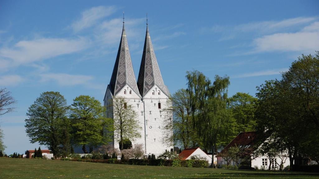 Broager Kirke 1 Broager Kirke - Smuk gammel kirke i sydjylland med flot landskab og historie