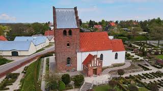 Måløv Kirke 1 Måløv Kirke - Smuk Kirke i Måløv med Historie og Arkitektur