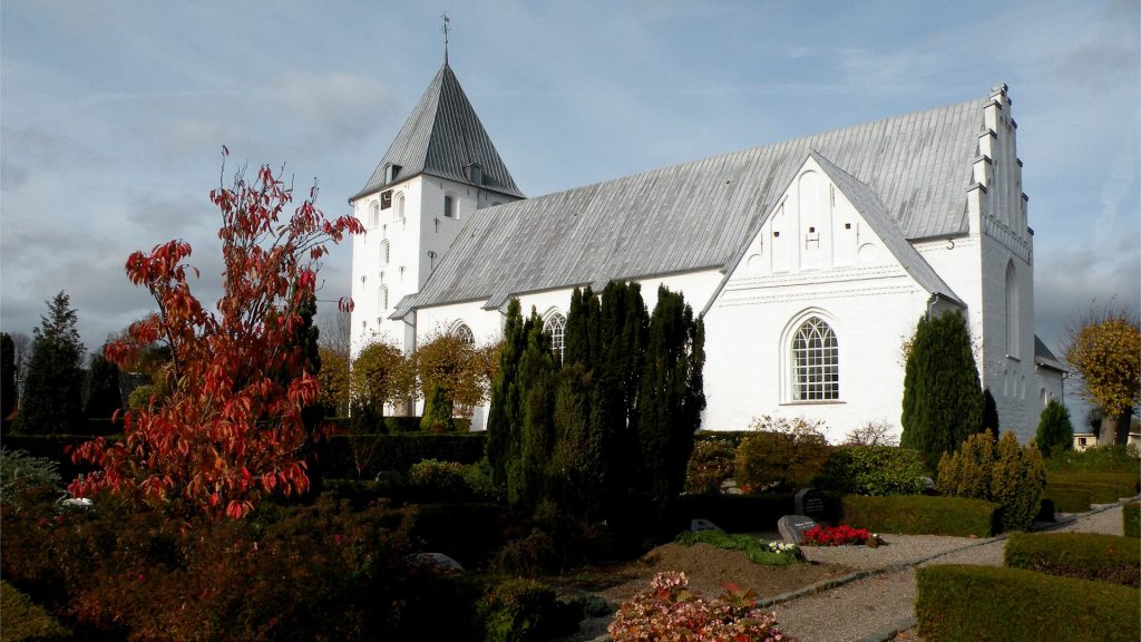 Øsby Kirke 1 Øsby Kirke - Smuk gammel kirke i Øsby med historisk charme og smuk natur omkring