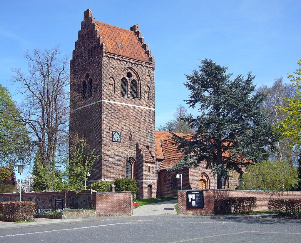 Glostrup church 1 Glostrup Kirke - Smuk historisk kirke i Glostrup, Danmark