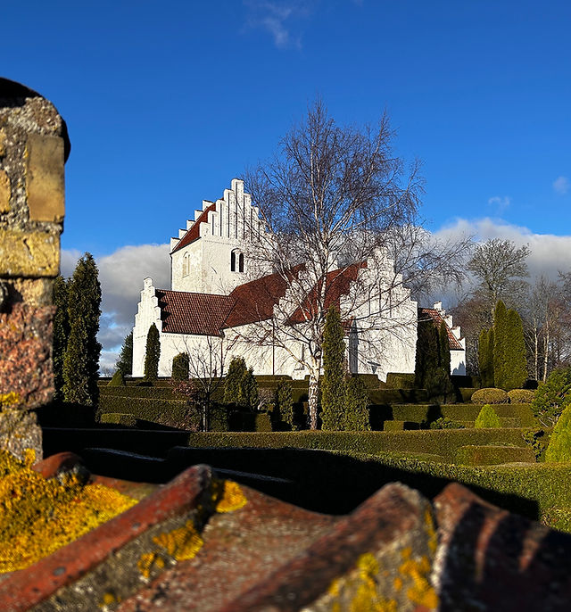 Tømmerup Kirke 1 Tømmerup Kirke - Smuk gammel landsbykirke på Fyn