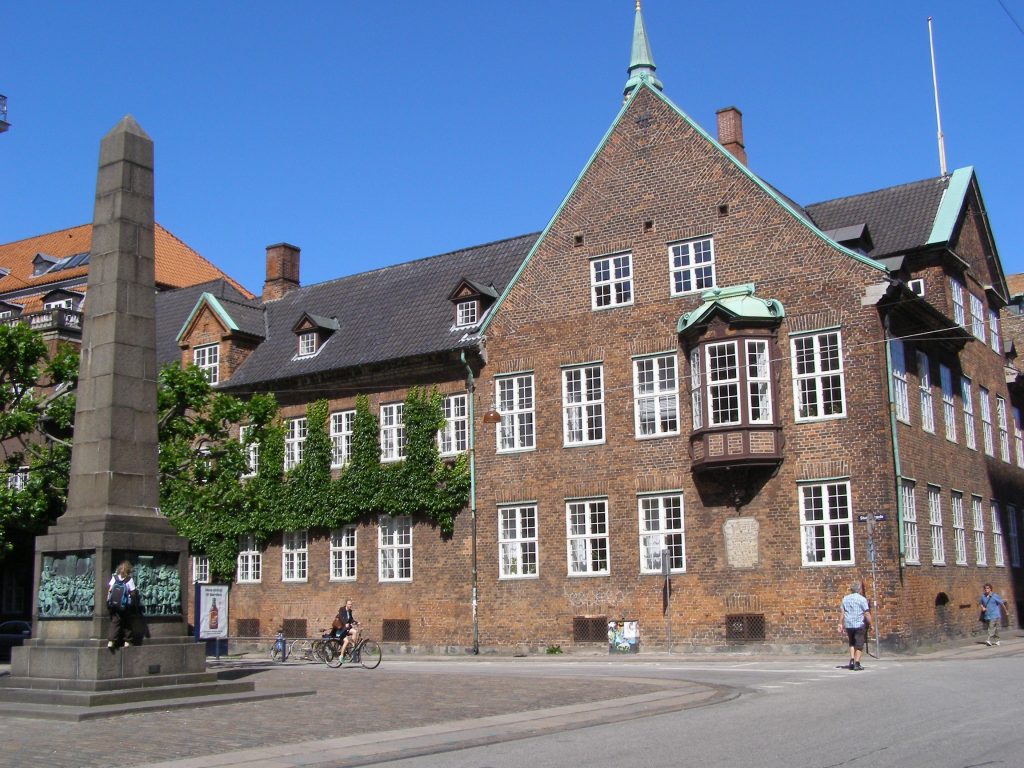 Bispegården 1 Bispegården - Historisk Ejendom i Danmark med Arkitektonisk Skønhed