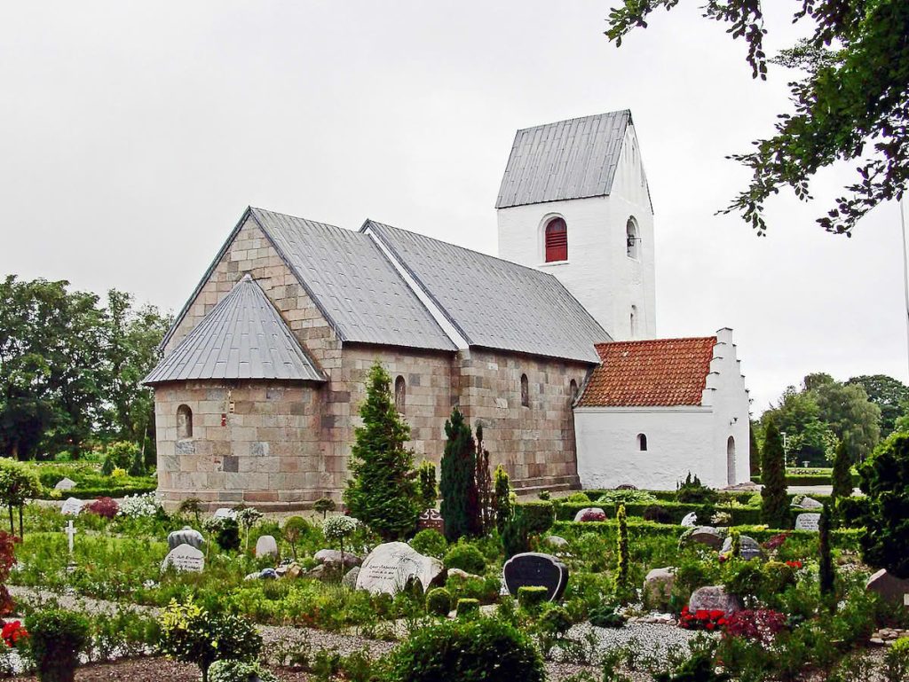 Vroue Kirke 1 Vroue Kirke - Skøn Søndag eftermiddag i Det Grønne