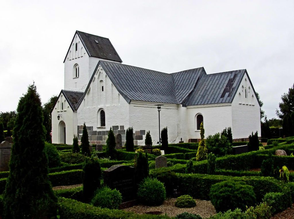 Fly Kirke: Smuk Gå Ud og Oplev Natur i Danmark
