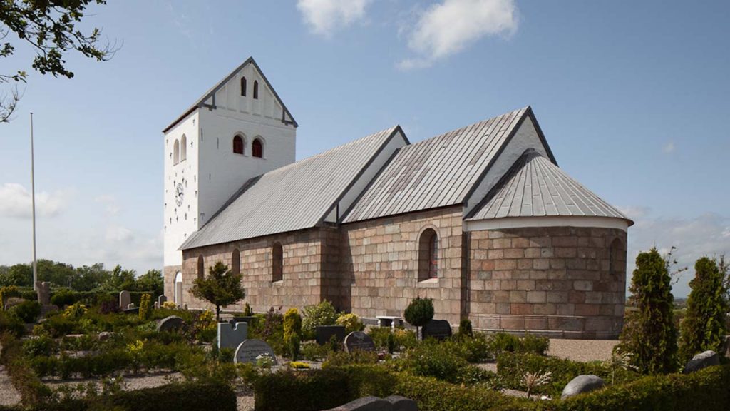 Hvidbjerg Kirke - Smuk Kirkearkitektur i Danmark