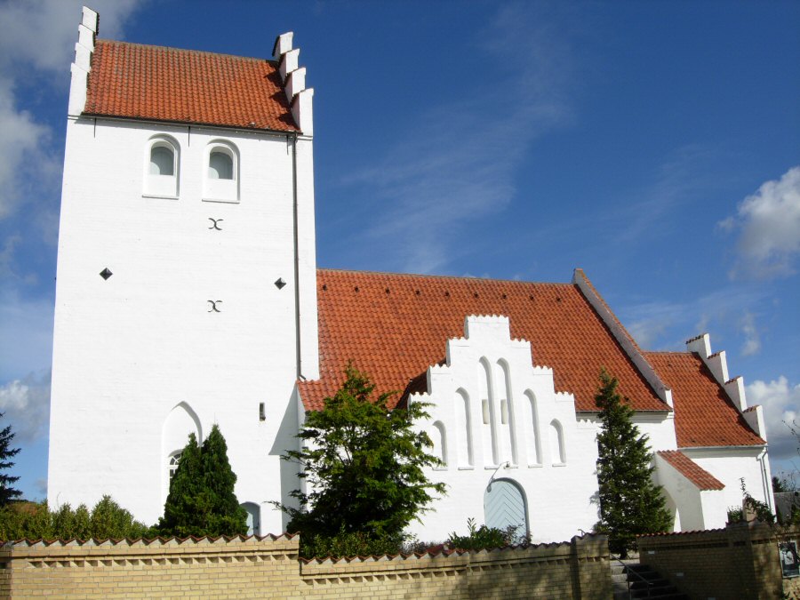 Gørslev Kirke 1 Gørslev Kirke - Smuk gammel kirke på Sjælland med teglarkitektur og fredeligt område
