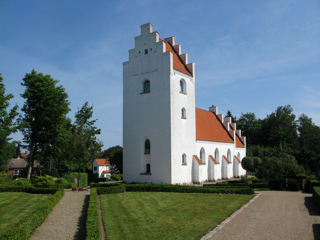 Kvissel Kirke - Smuk gammel kirke i Syddanmark med historisk charme og fredfyldt atmosfære